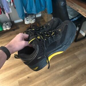 Rare mens heelys size 13